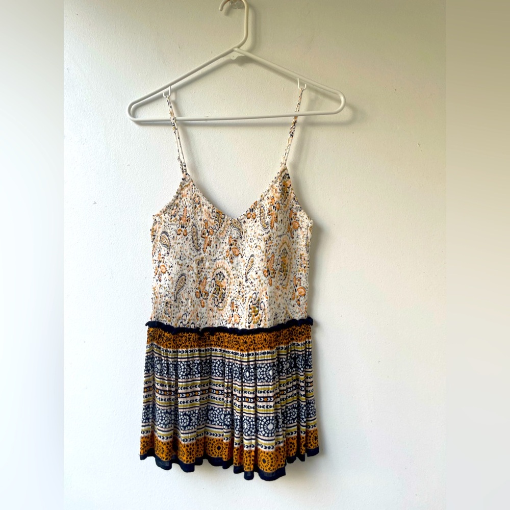 Patrons of Peace beautiful sleeveless blouse size M